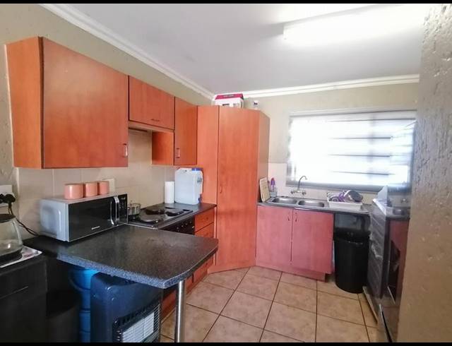 2 BEDROOM PROPERTY TO RENT IN SONNEVELD